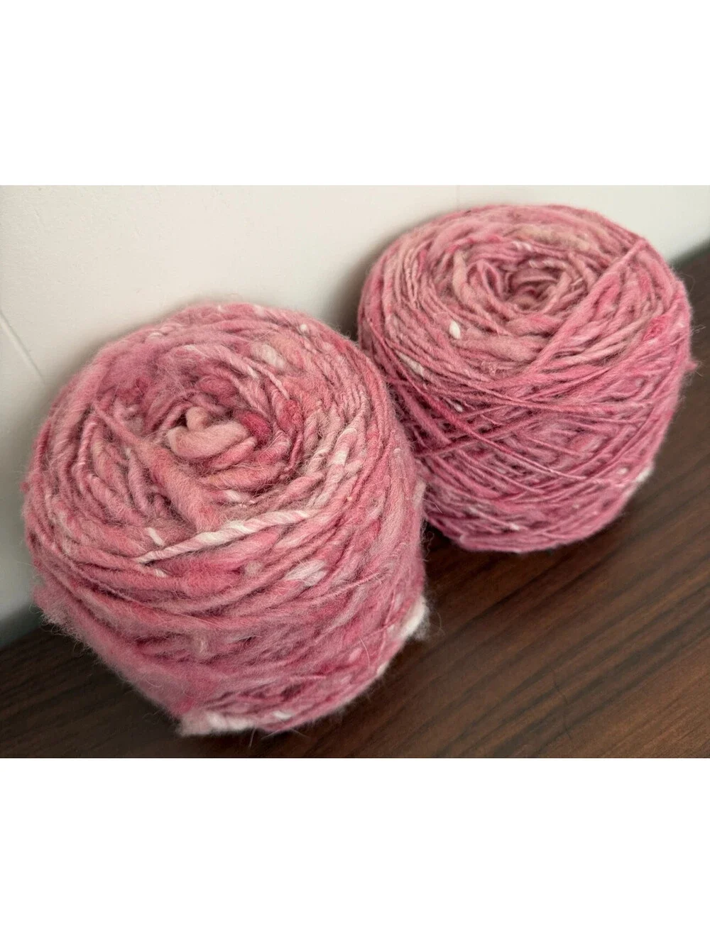 100% Wool Bulky Slub Yarn 391 Yds Mauve Pink 230g (2 Cakes)